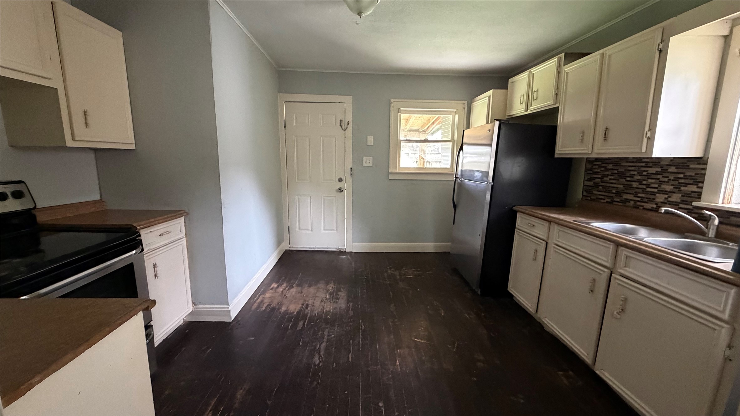 4017 Baden Street Property Photo 8