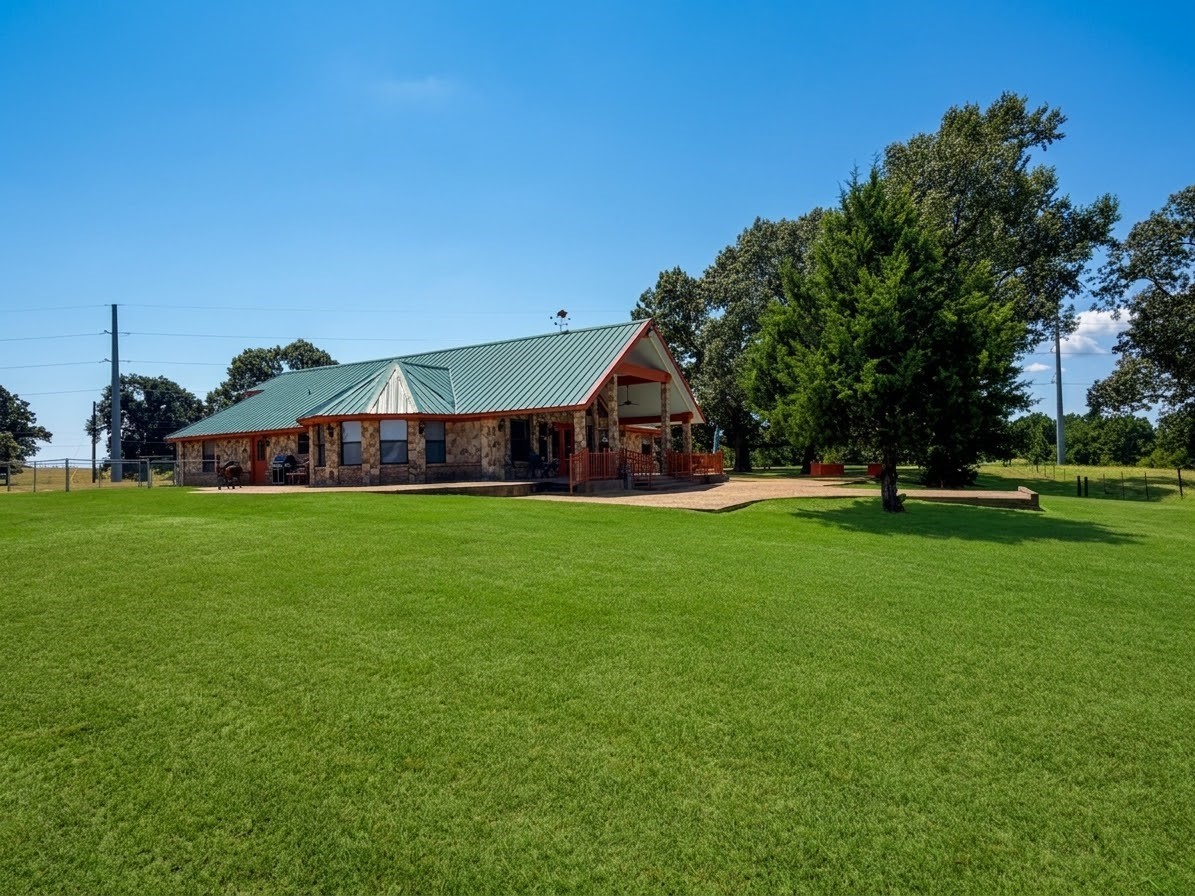 6622 County Road 360 Property Photo 4