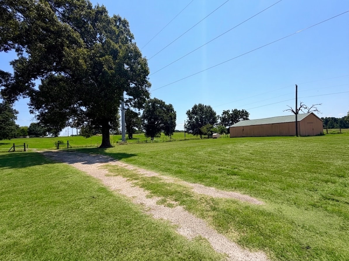 6622 County Road 360 Property Photo 34