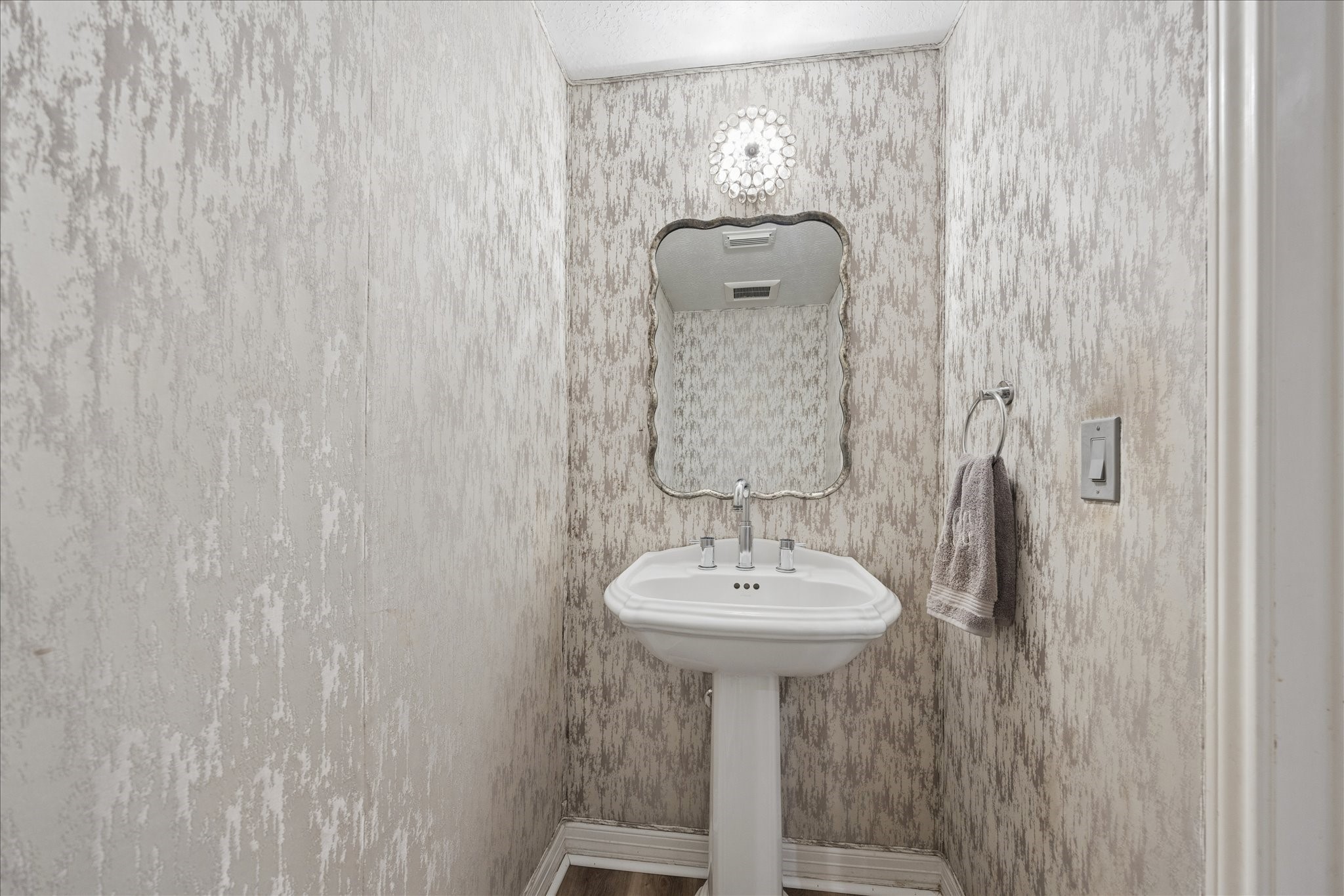 8511 Cedarbrake Drive Property Photo 16