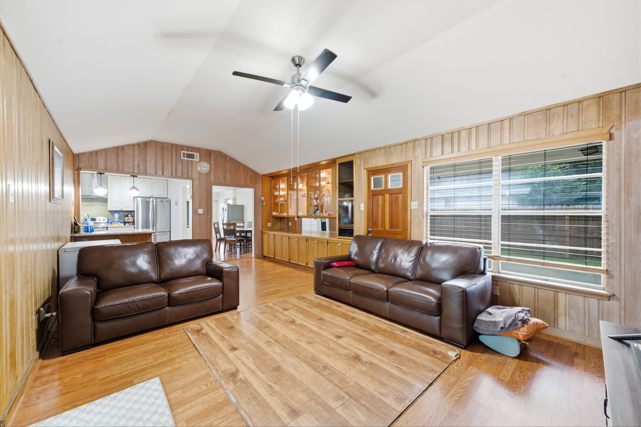 9435 Springmont Drive Property Photo 6
