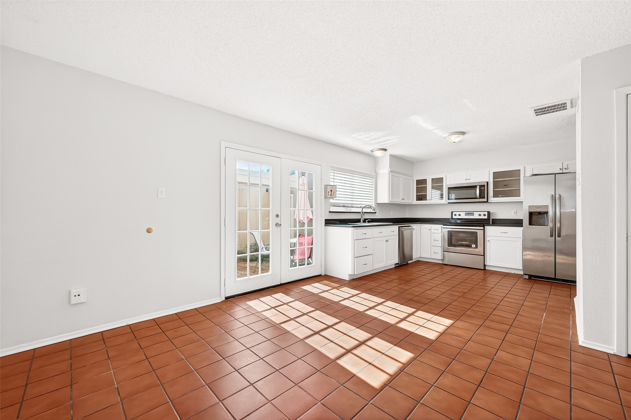 11677 Village Place Dr Property Photo 15