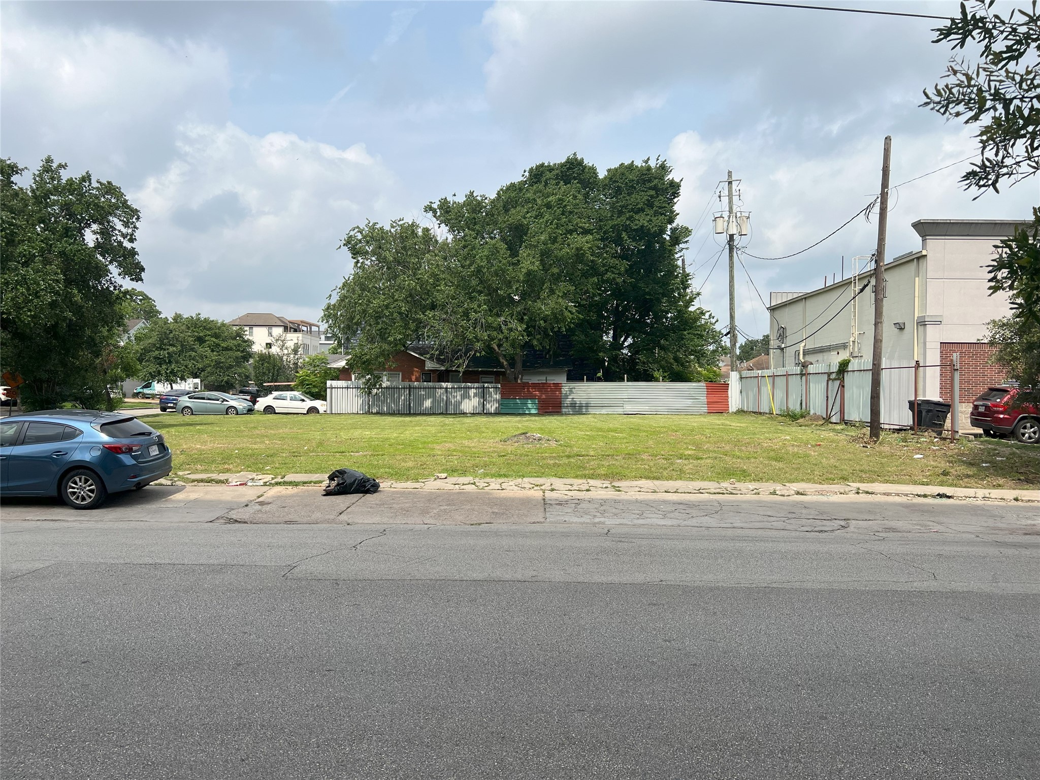 1720 Taft Street Property Photo 3