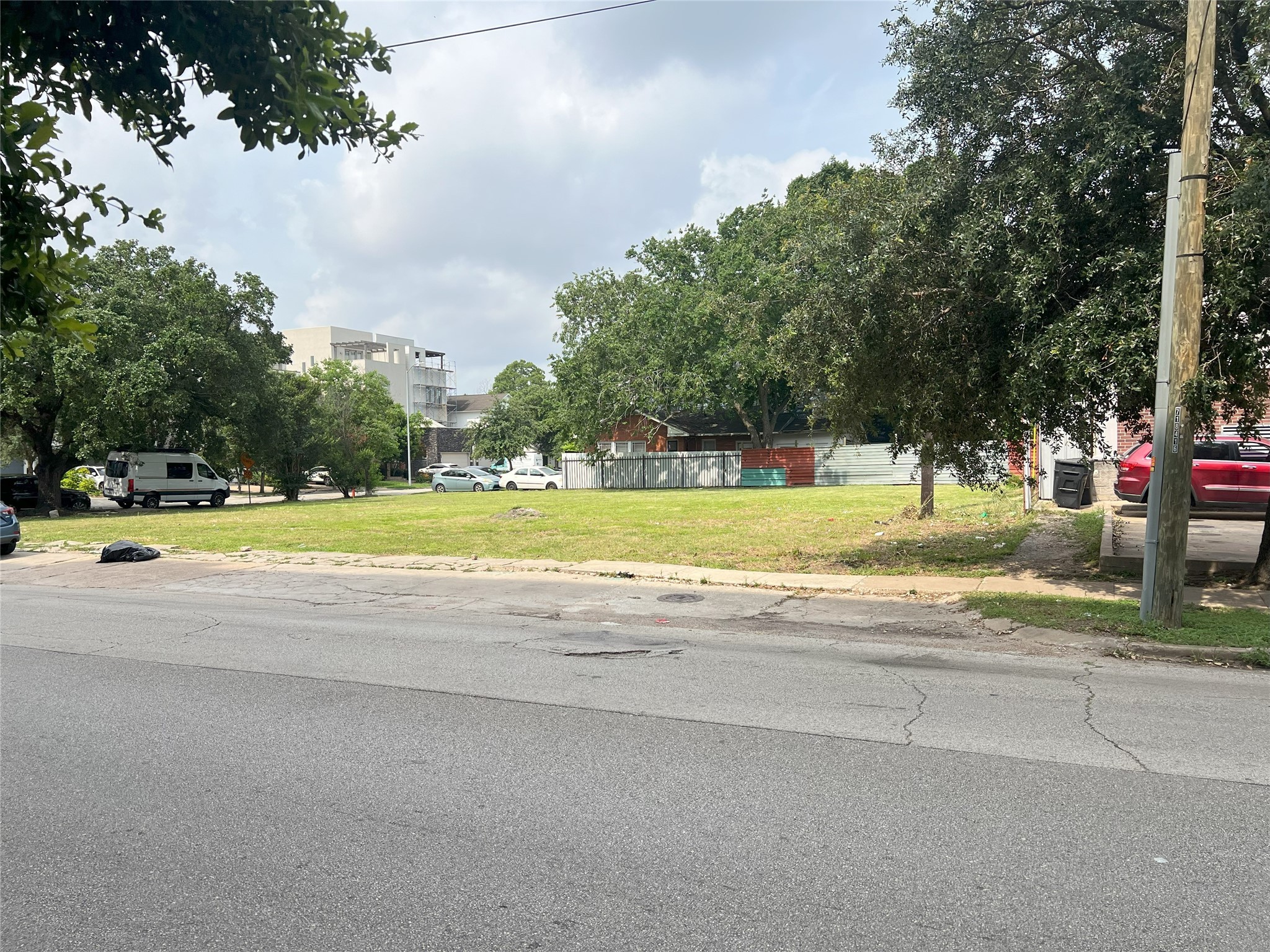 1720 Taft Street Property Photo 4