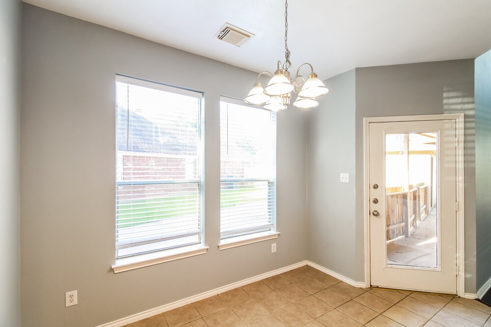 2804 Creek Bend Drive Property Photo 8
