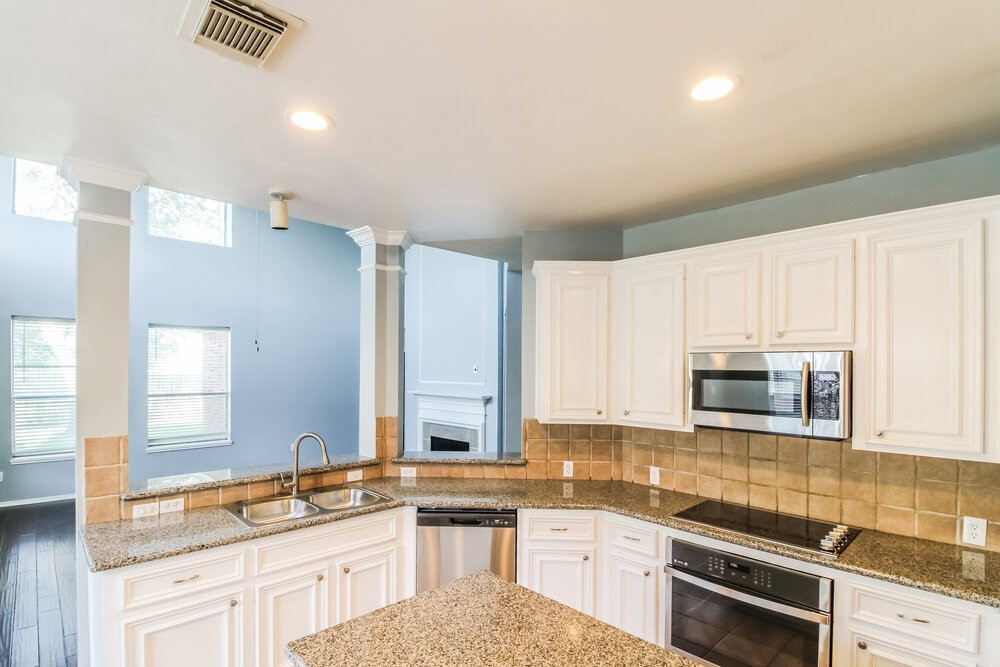 2804 Creek Bend Drive Property Photo 9