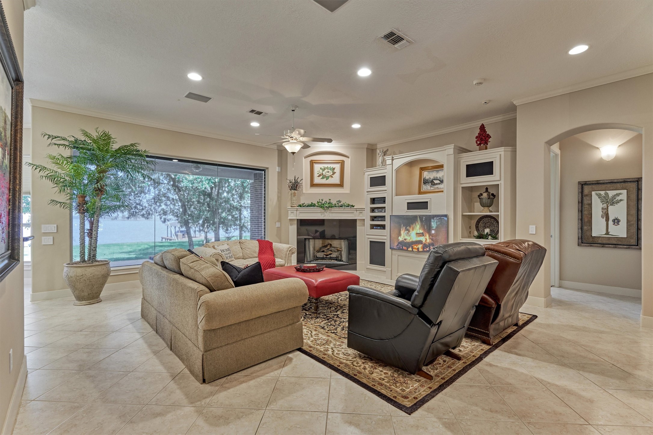 9485 Escondido Drive Property Photo 7