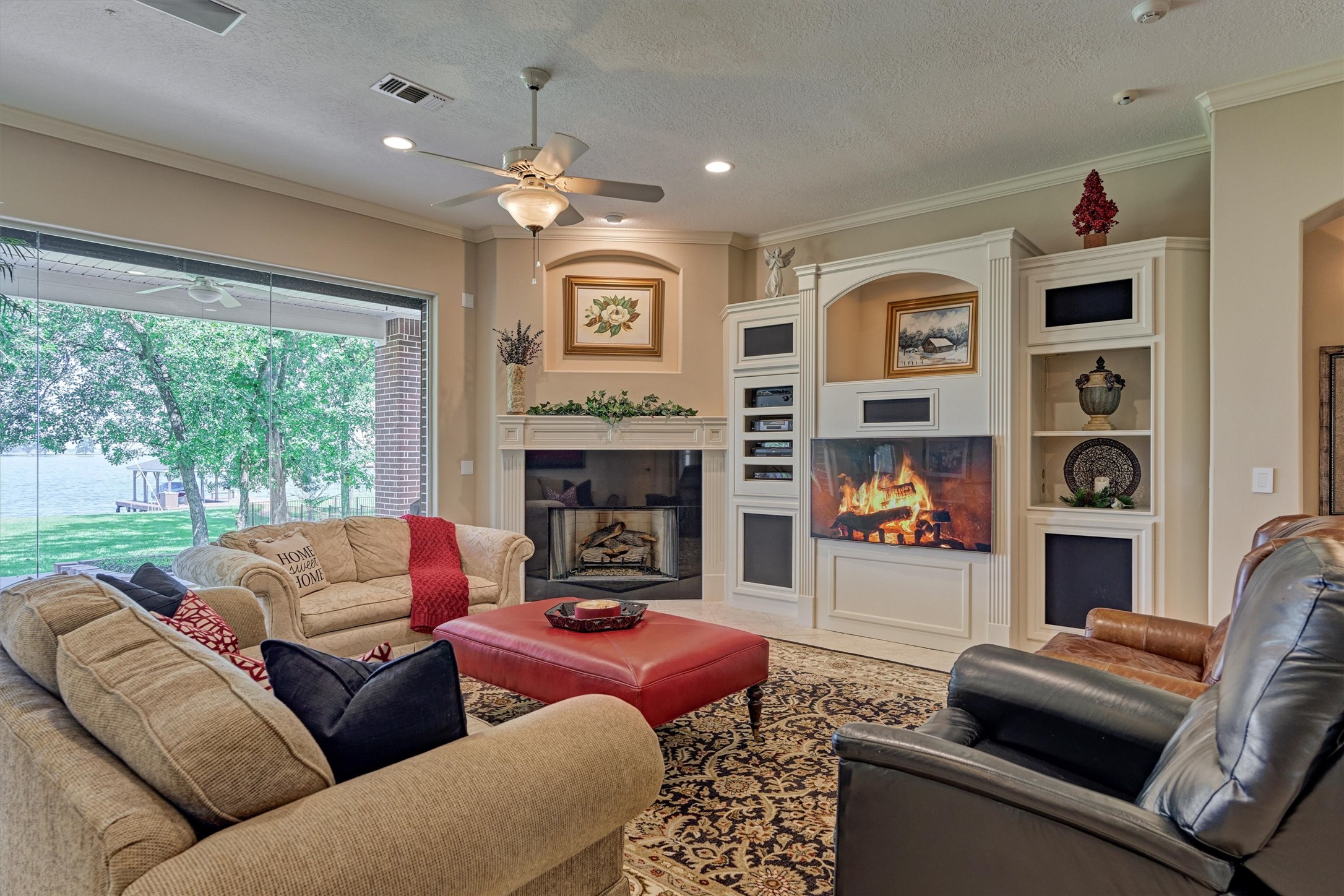 9485 Escondido Drive Property Photo 8