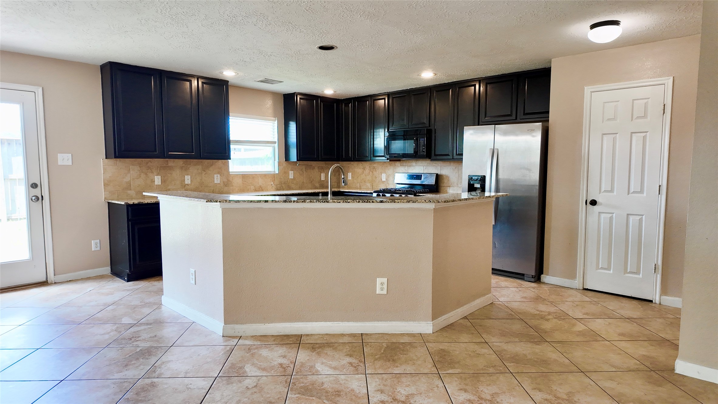 8014 Chasewood Drive Property Photo 2