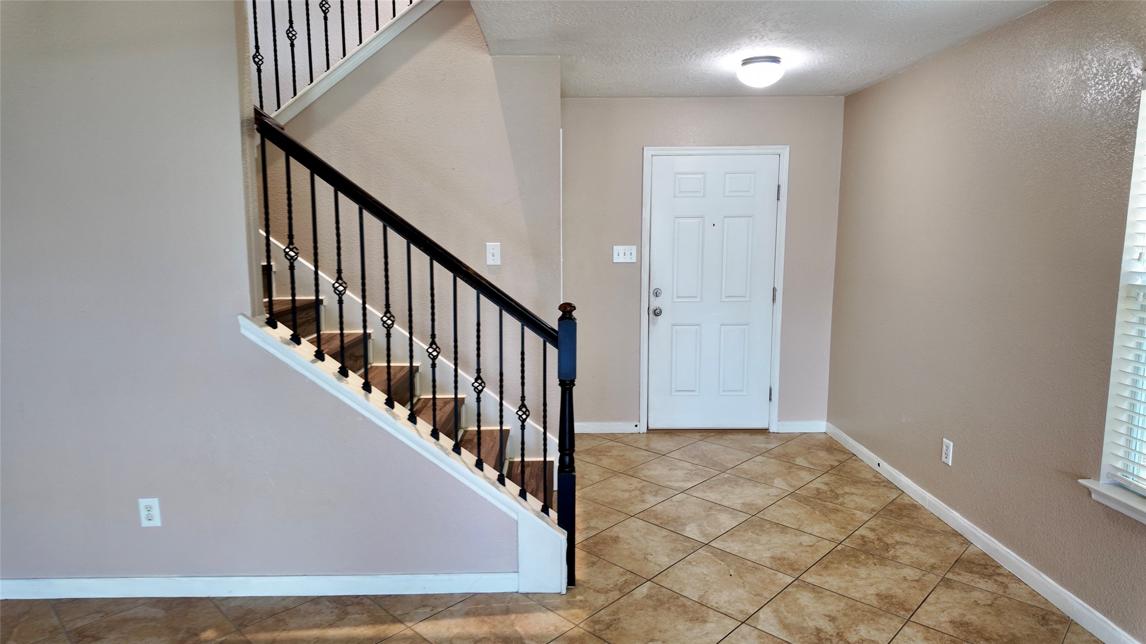 8014 Chasewood Drive Property Photo 7
