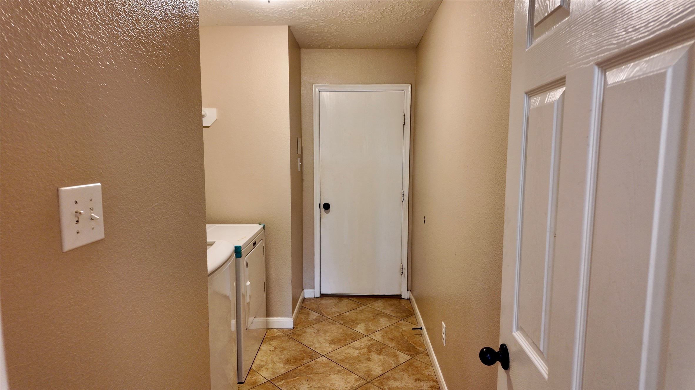 8014 Chasewood Drive Property Photo 17