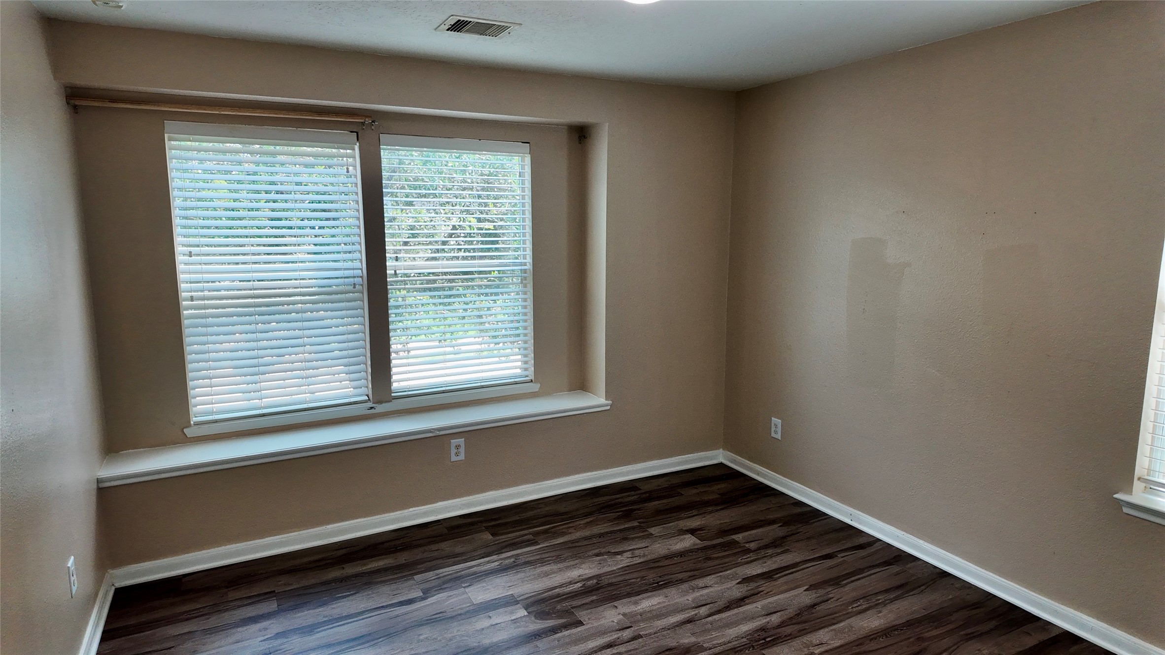 8014 Chasewood Drive Property Photo 24