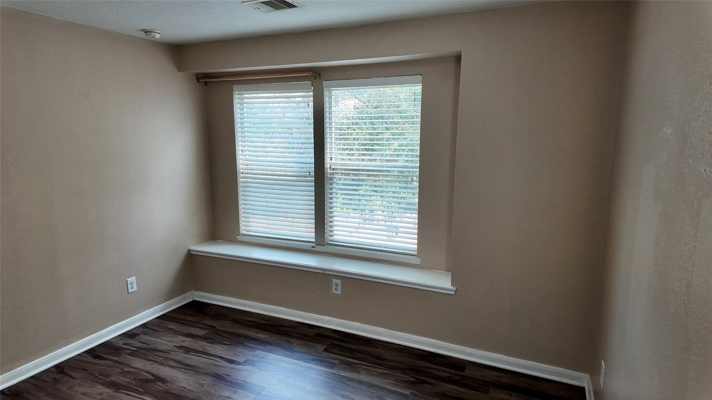 8014 Chasewood Drive Property Photo 25