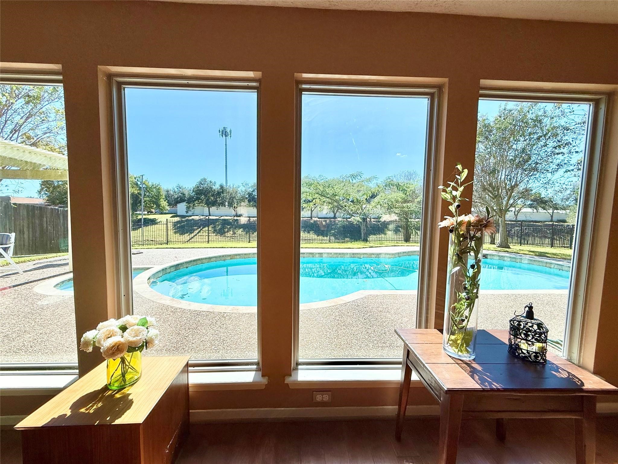 3915 Pleasant Valley Drive Property Photo 10