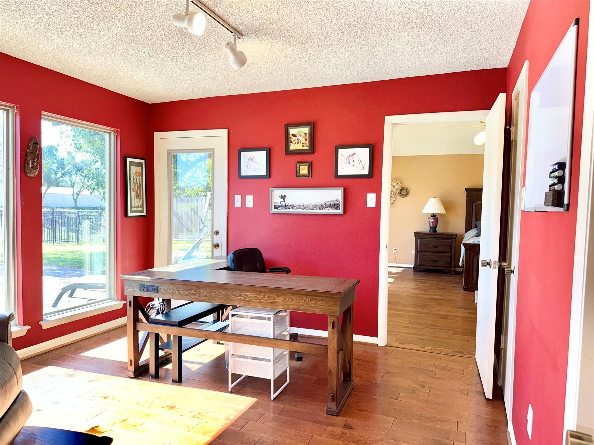 3915 Pleasant Valley Drive Property Photo 21