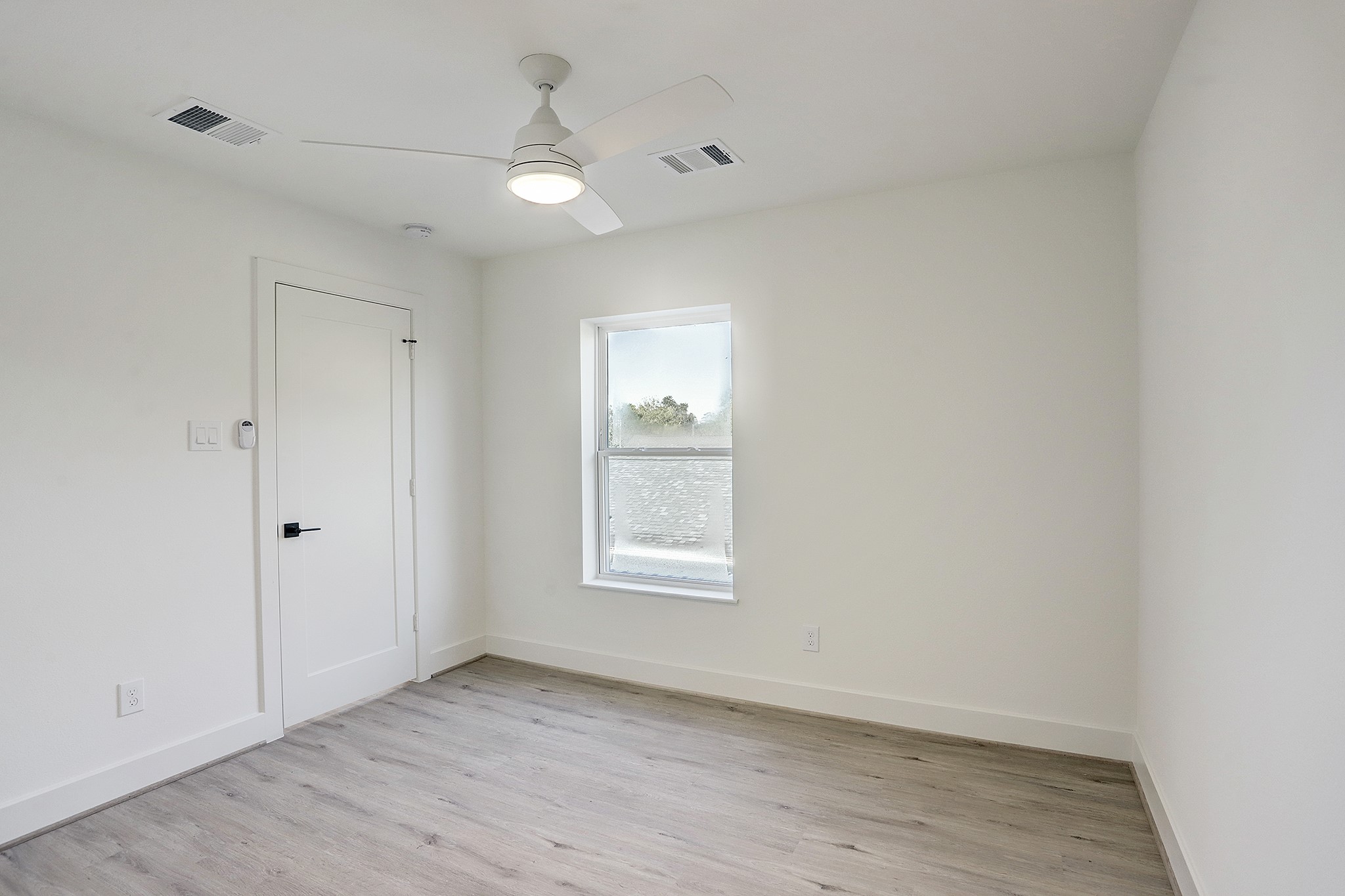 7407 Rusk Street B Property Photo 10