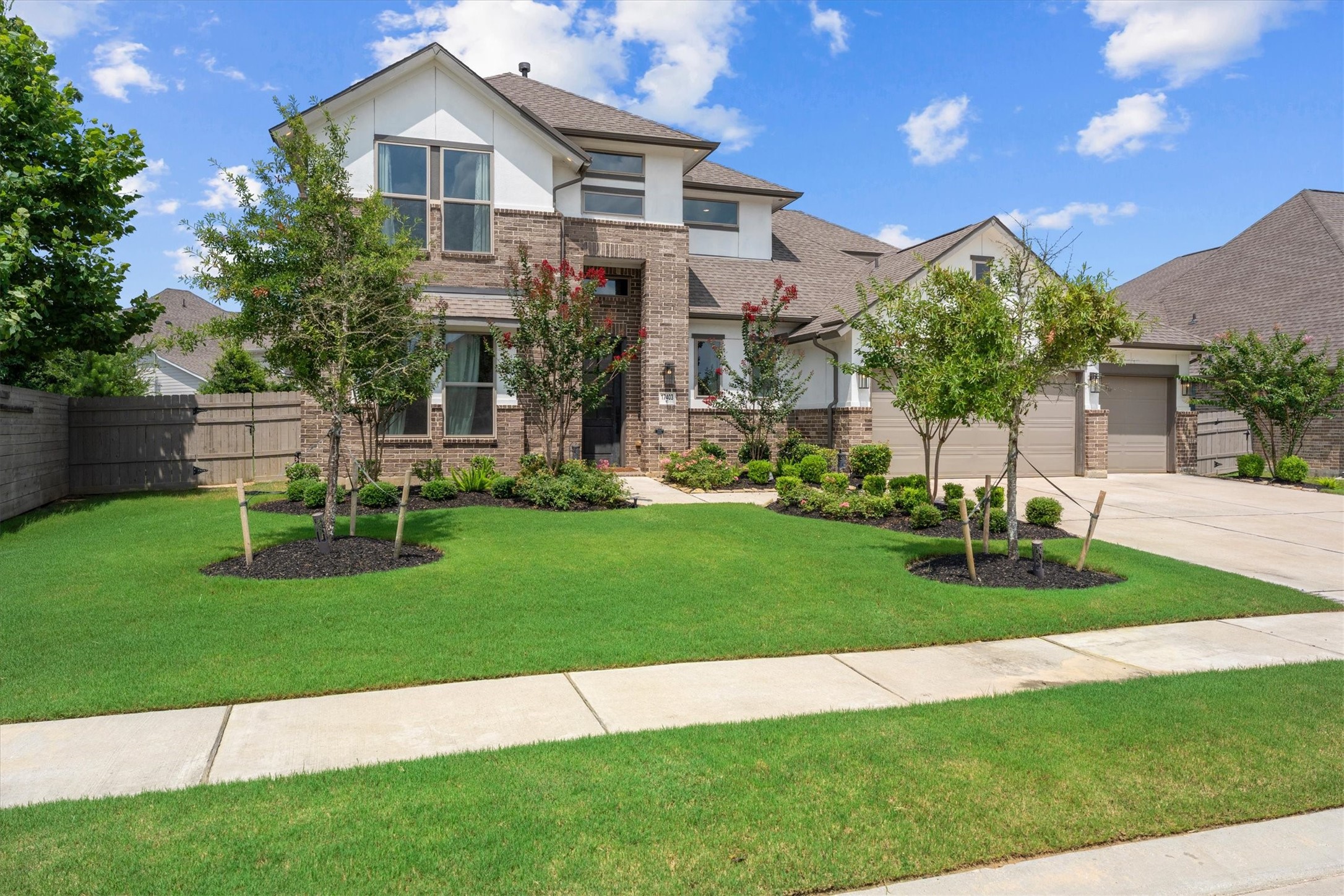 17403 Violet Vineyard Street Property Photo 1