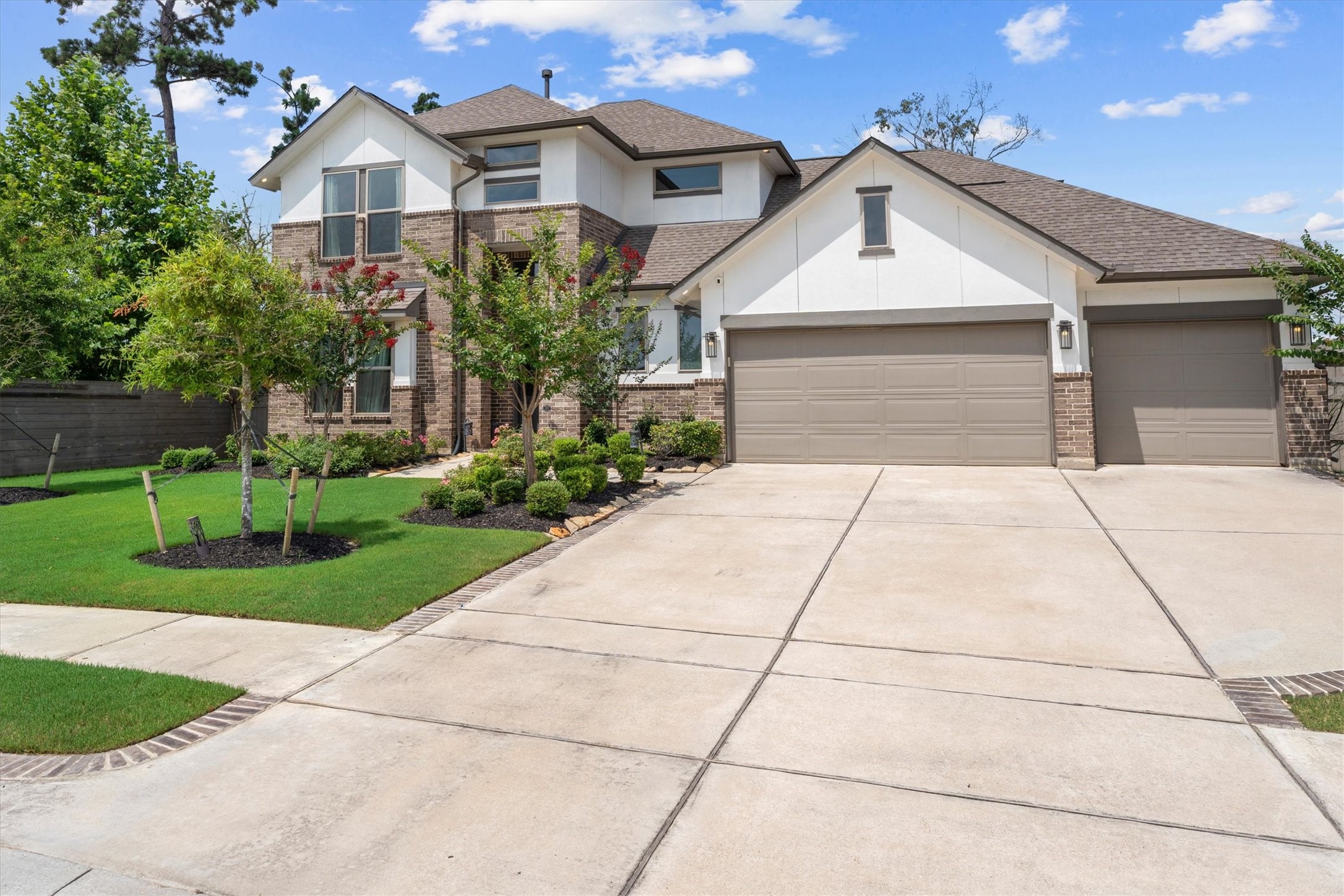 17403 Violet Vineyard Street Property Photo 2
