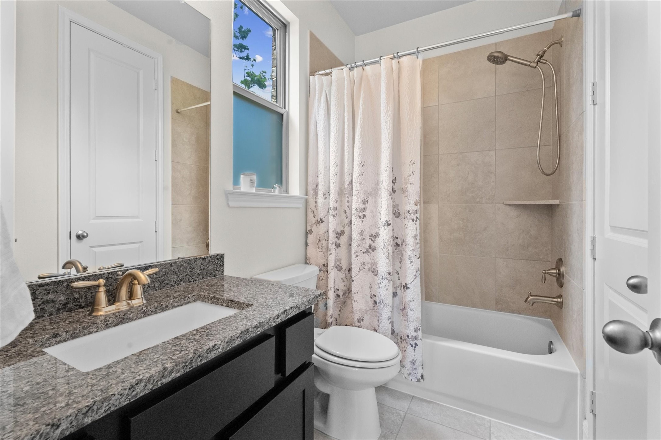 17403 Violet Vineyard Street Property Photo 6
