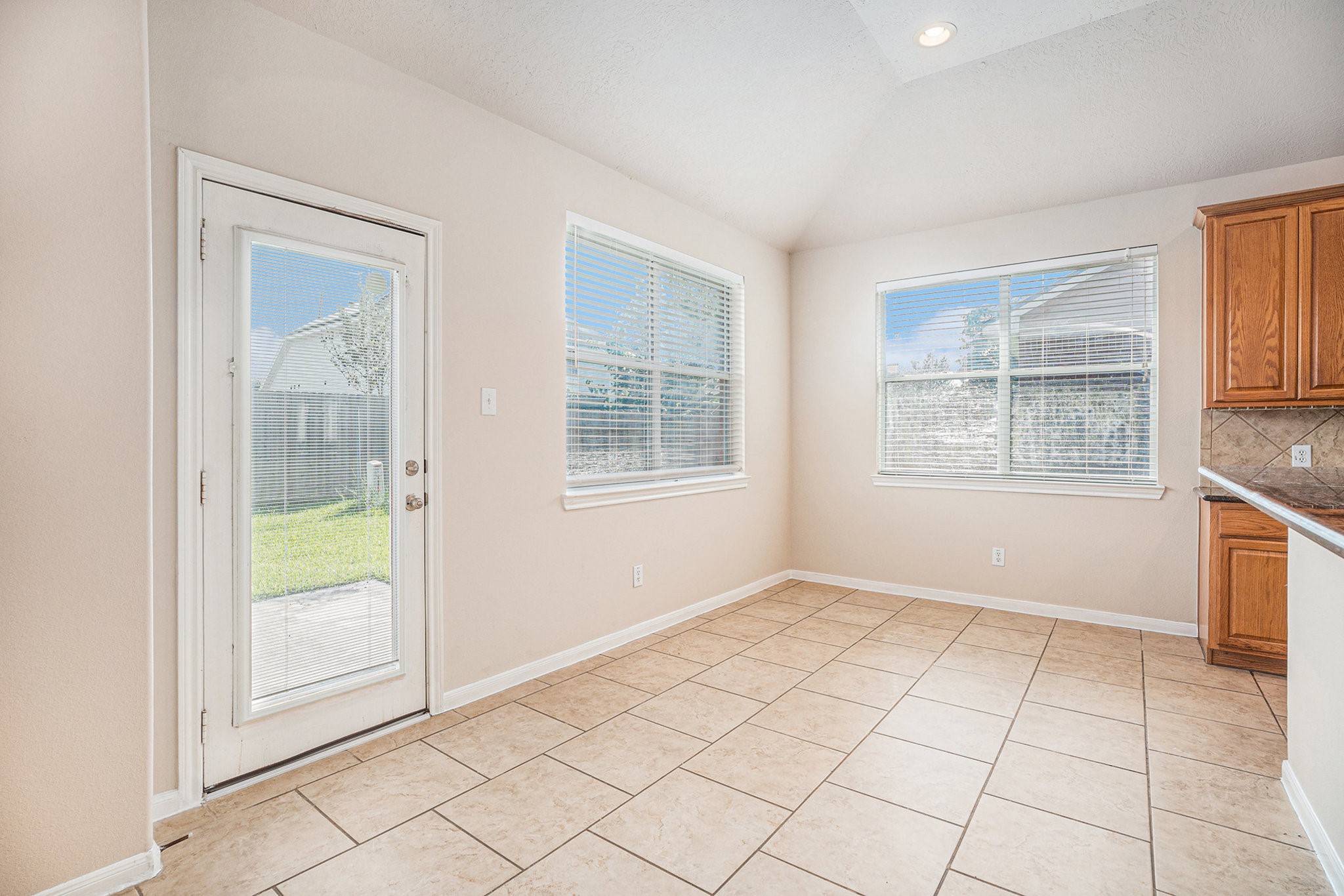 2517 Flycatcher Cove Drive Property Photo 6