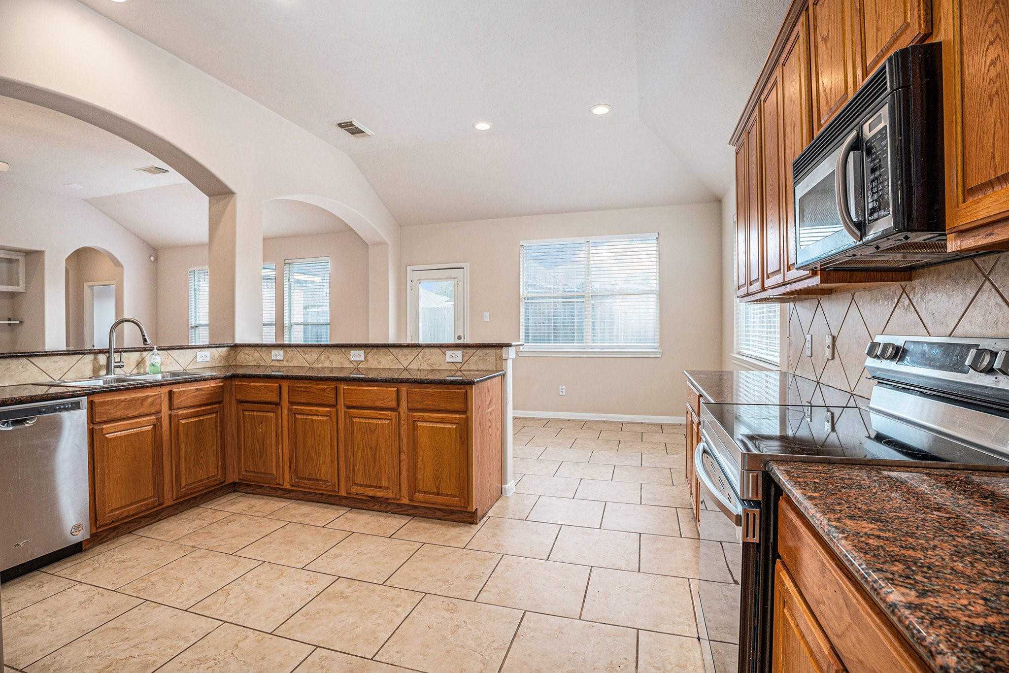 2517 Flycatcher Cove Drive Property Photo 7