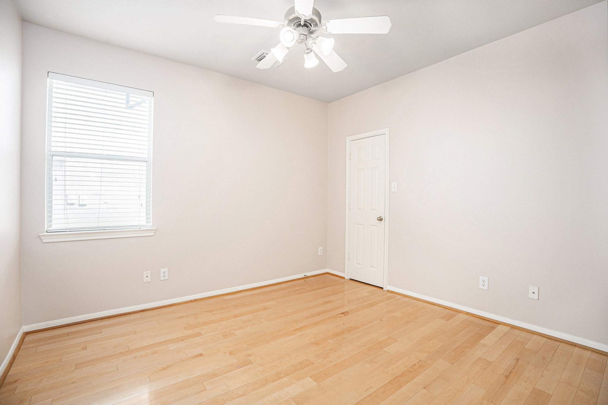 2517 Flycatcher Cove Drive Property Photo 14
