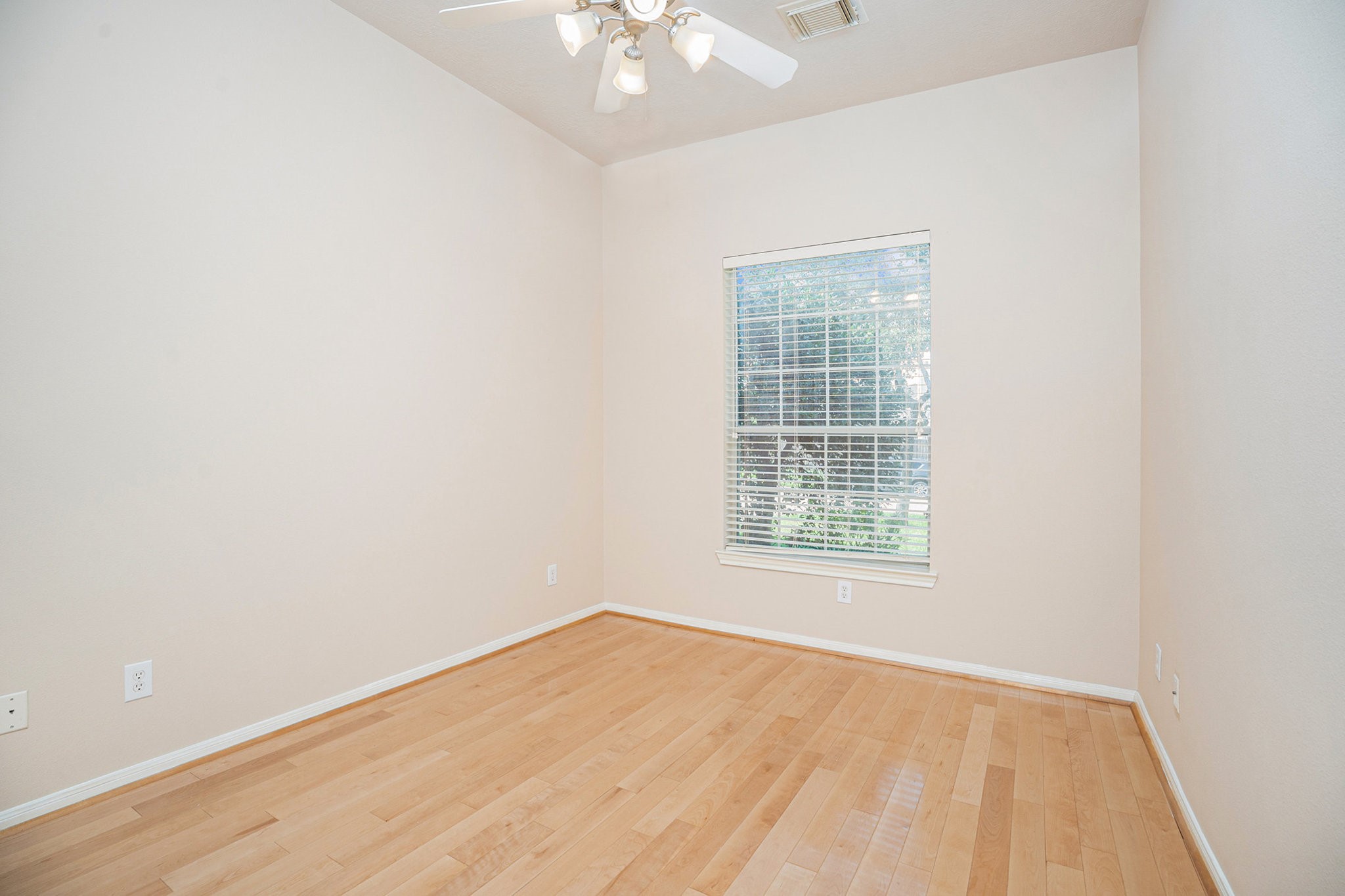 2517 Flycatcher Cove Drive Property Photo 16