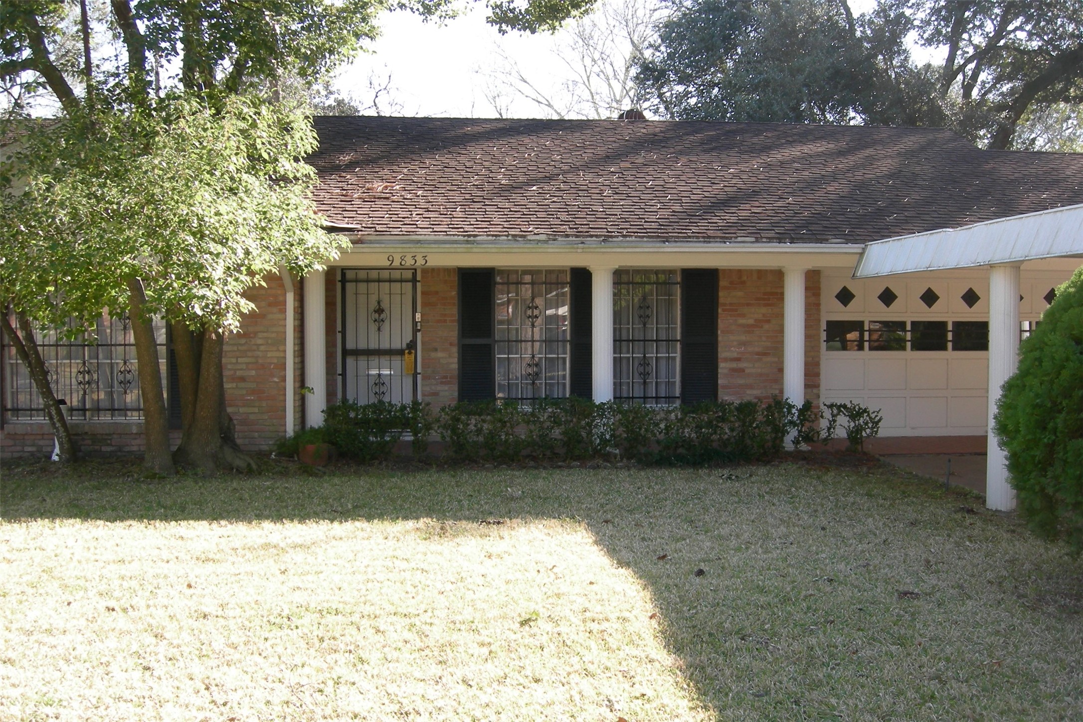 9833 Westview Drive Property Photo 1