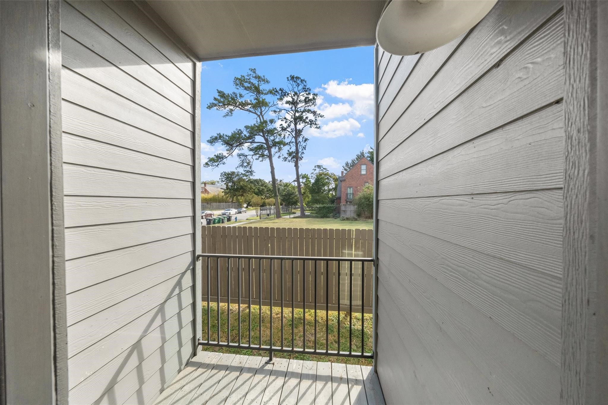2616 Riverside Drive M Property Photo 9