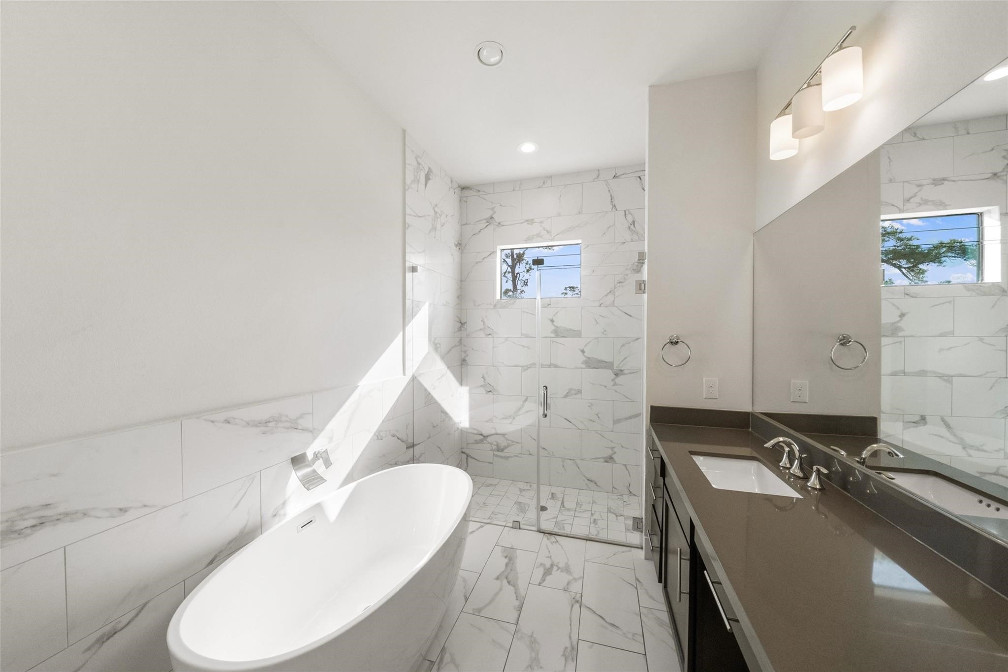 2616 Riverside Drive M Property Photo 23