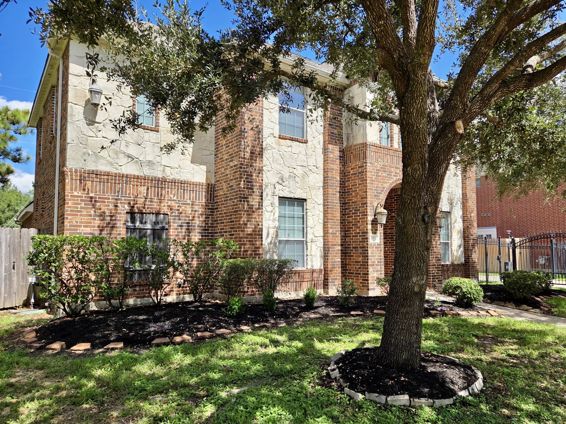 8538 Sunrise Meadow Lane Property Photo 3