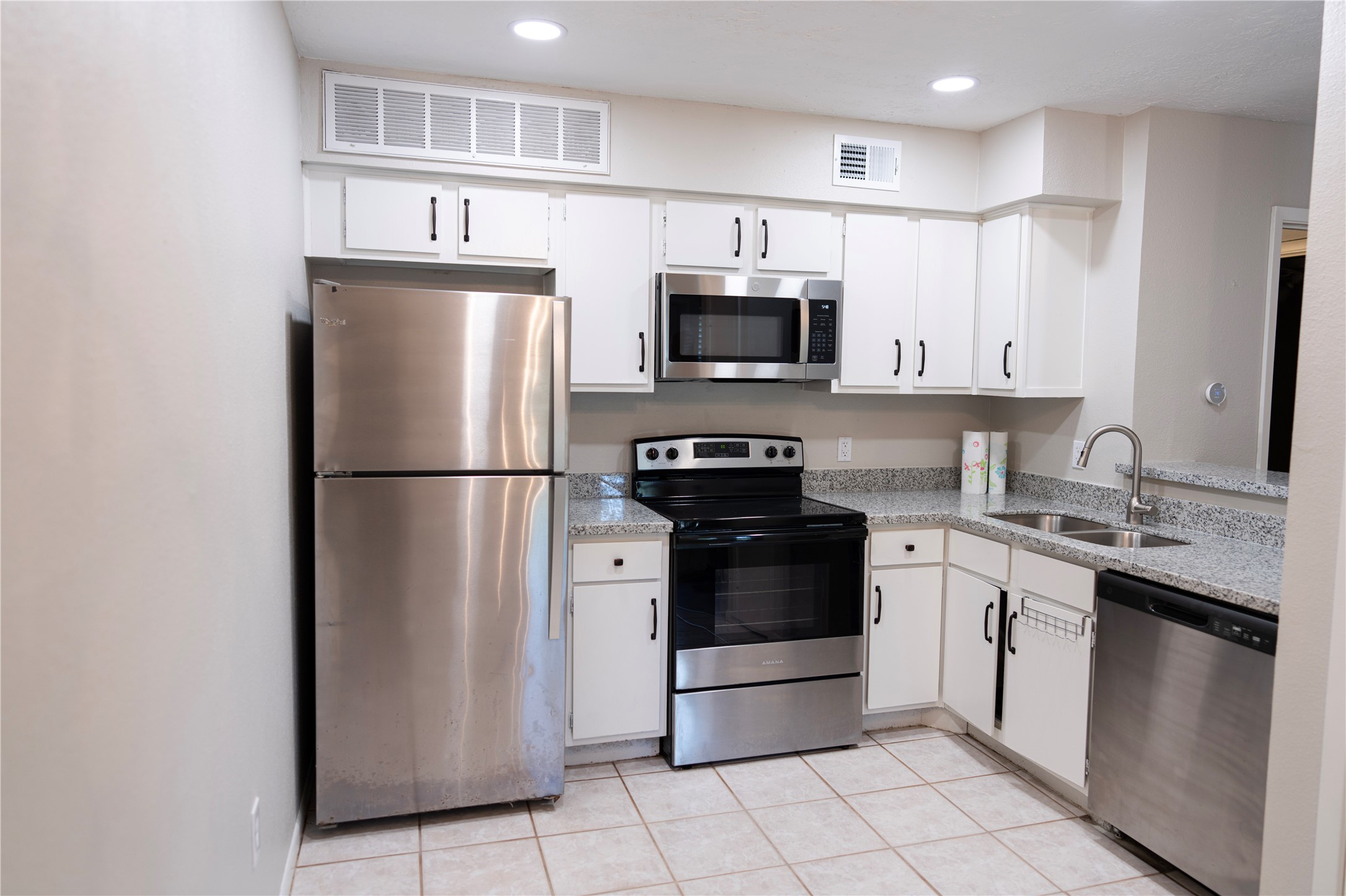 2021 Spenwick Drive 624 Property Photo 4