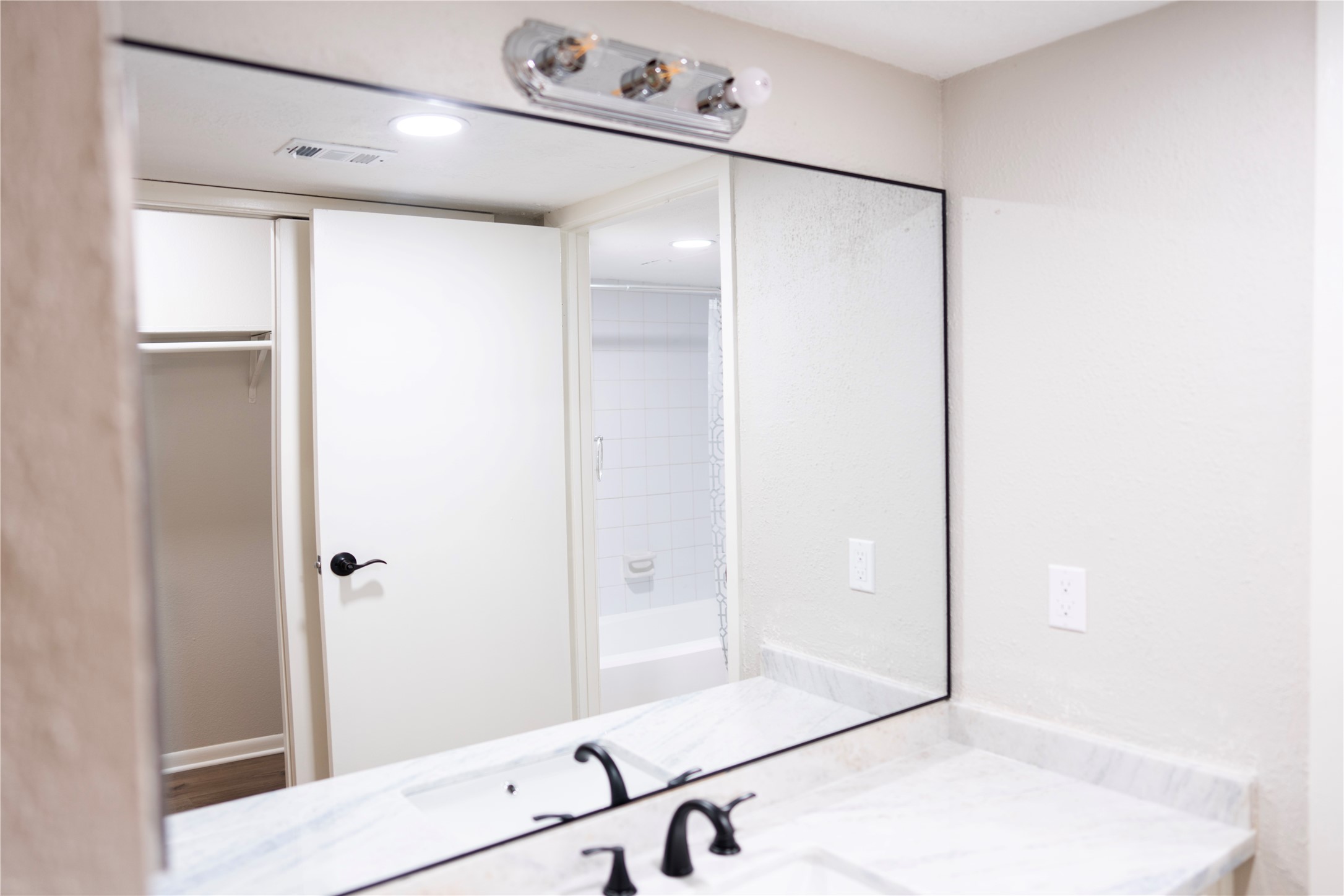 2021 Spenwick Drive 624 Property Photo 15