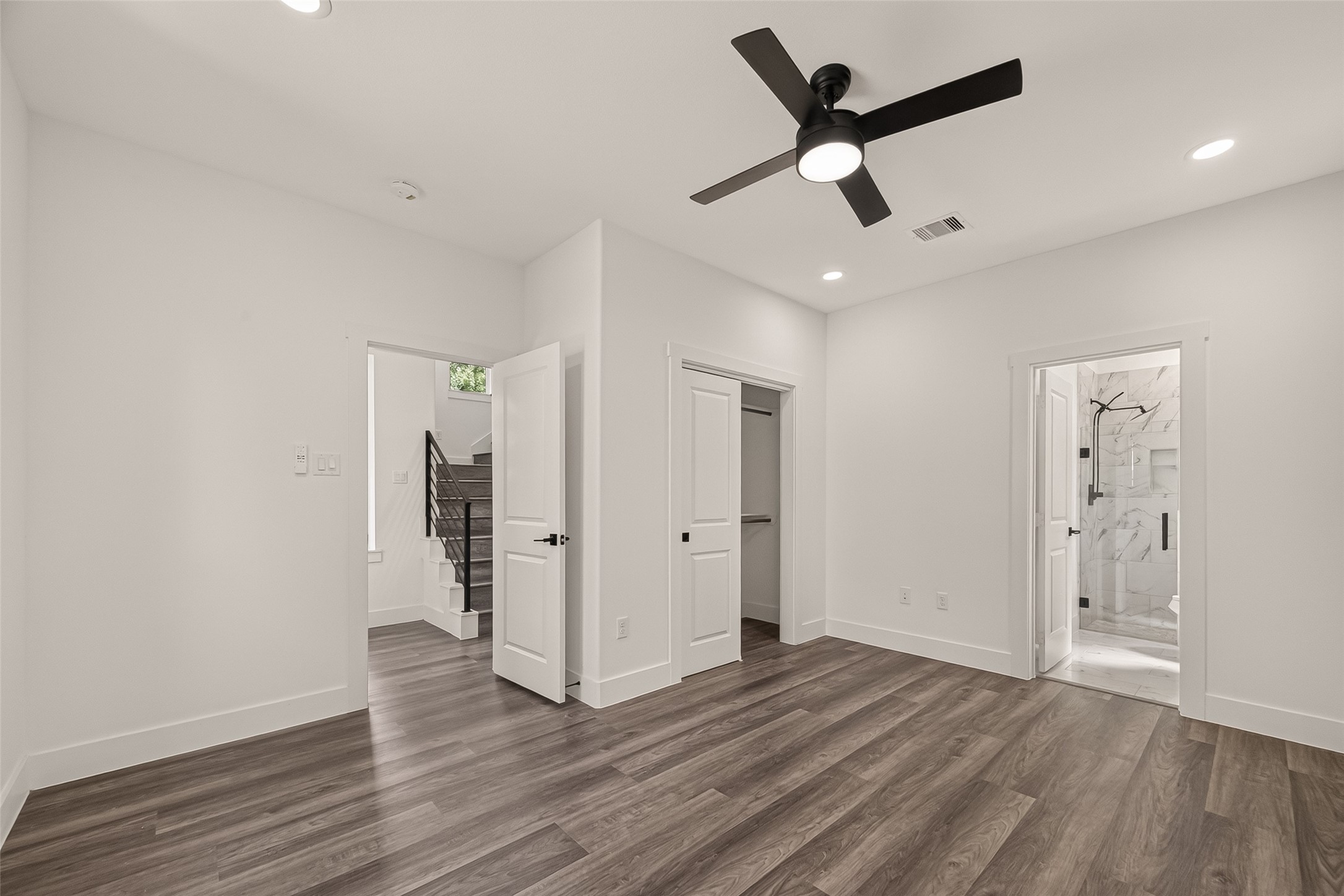 2711 Dennis Street Property Photo 19