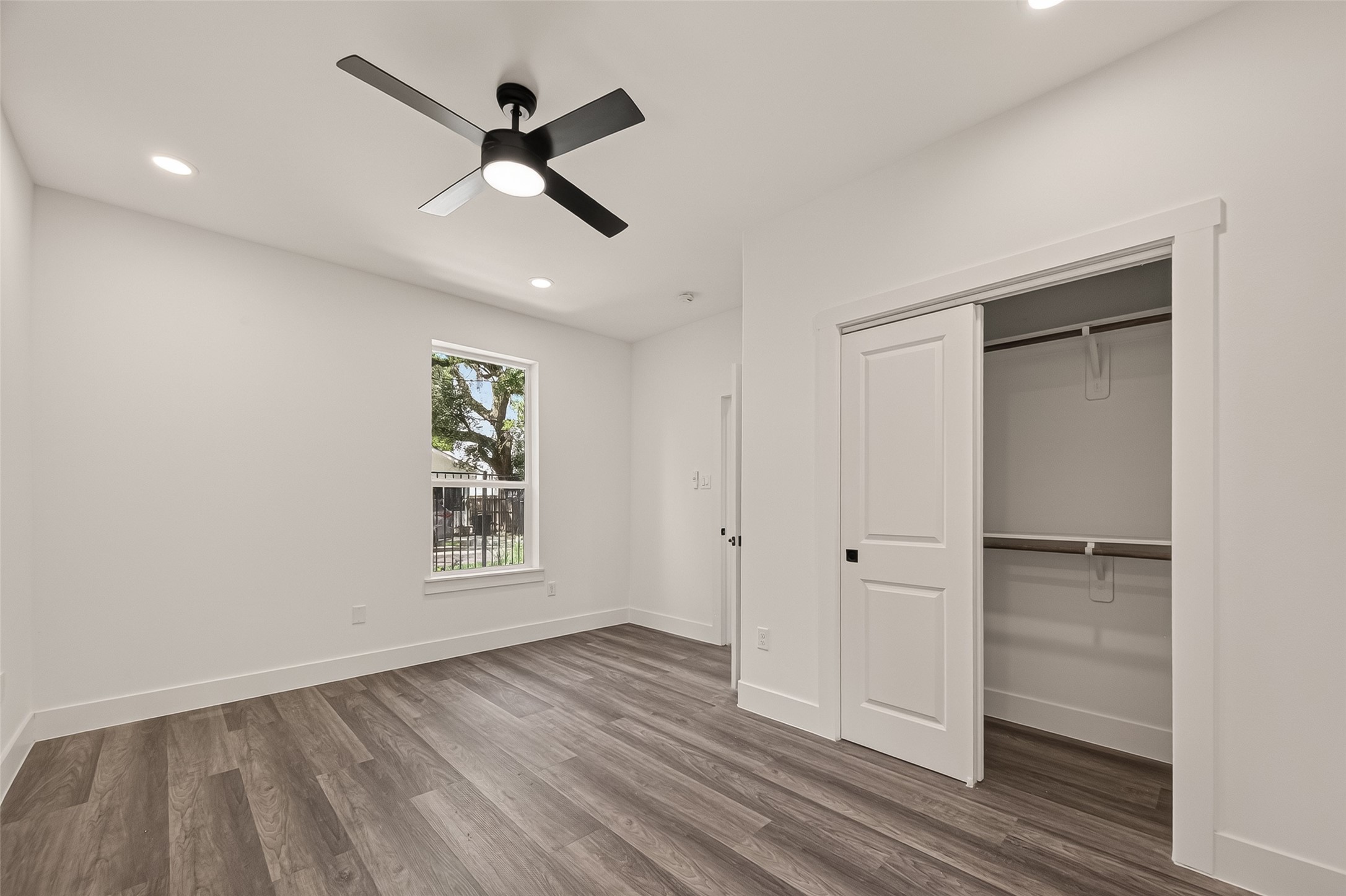 2711 Dennis Street Property Photo 20