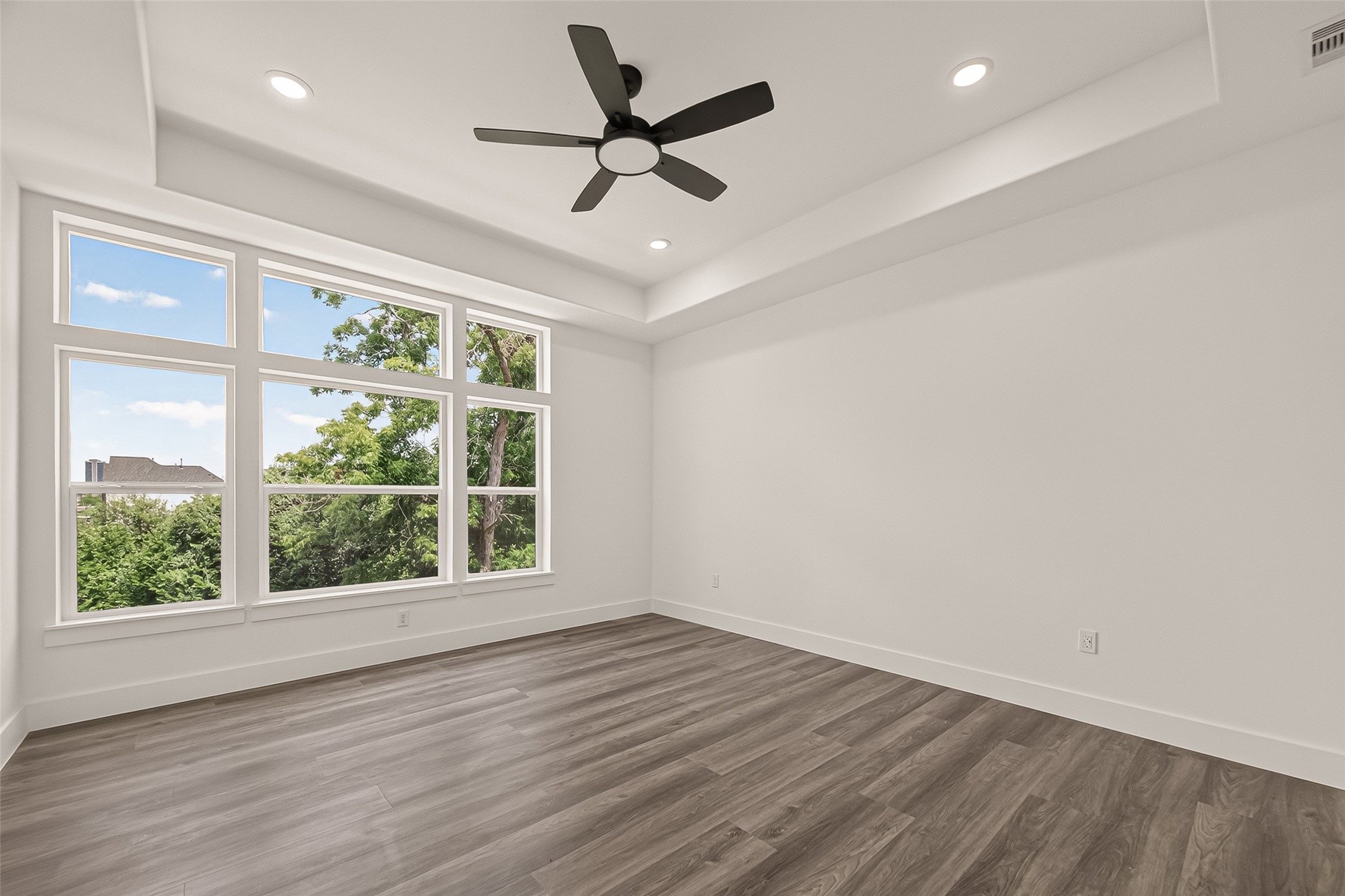 2711 Dennis Street Property Photo 26
