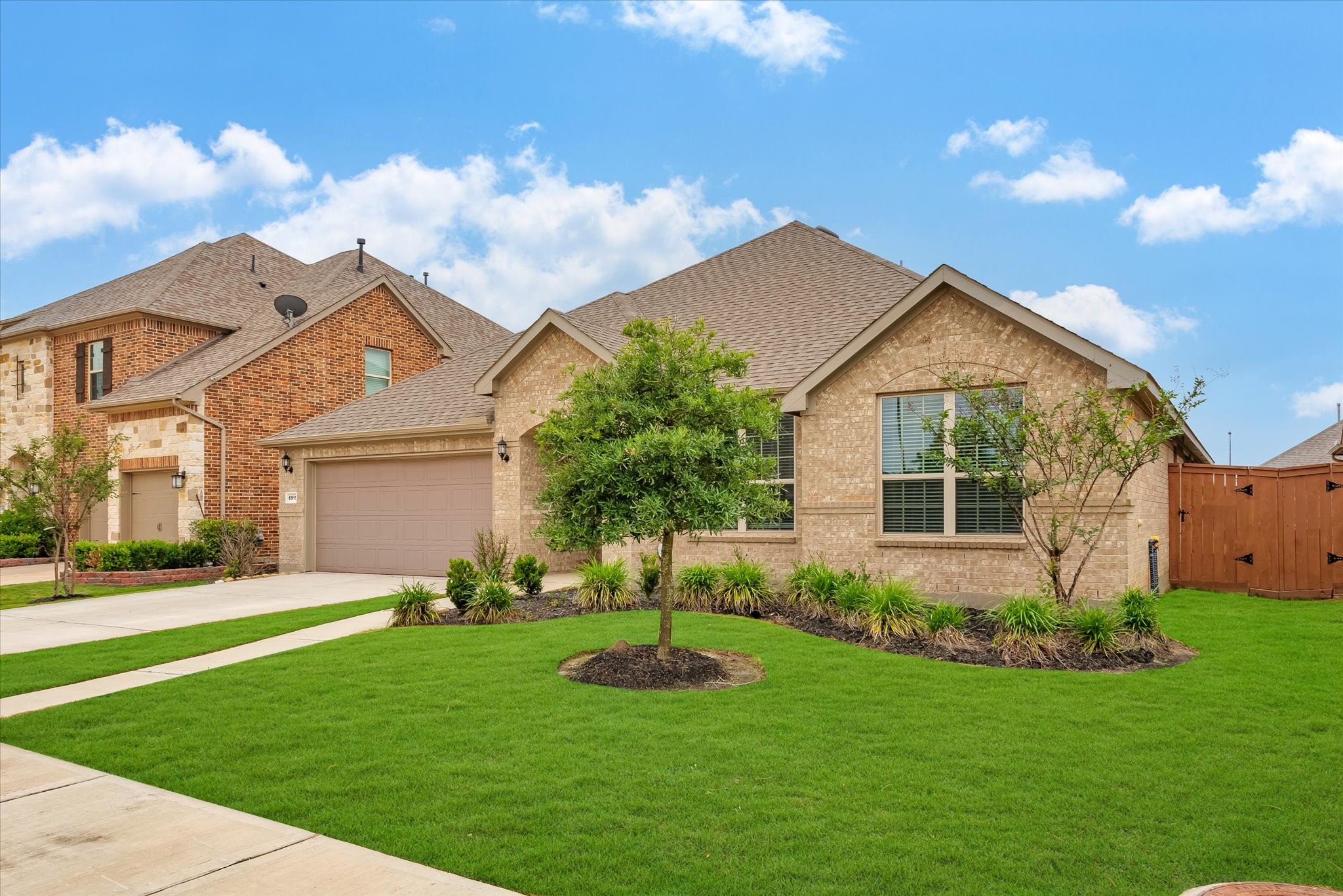 6915 Twilight Elm Trace Property Photo 1