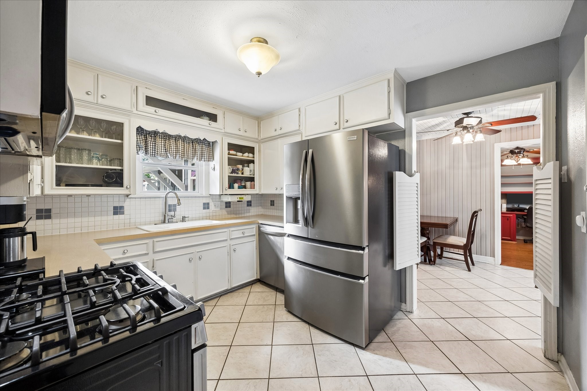 1611 Gardenia Drive Property Photo 3