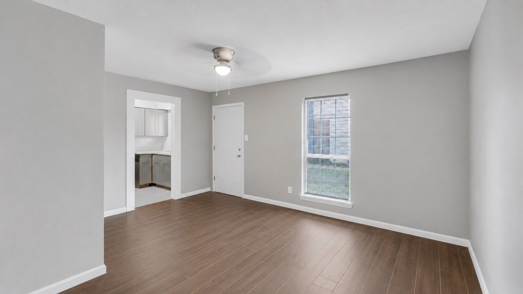 122 E Crosstimbers Street 52 Property Photo 1