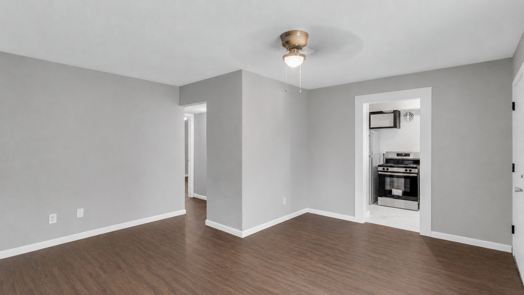 122 E Crosstimbers Street 52 Property Photo 4