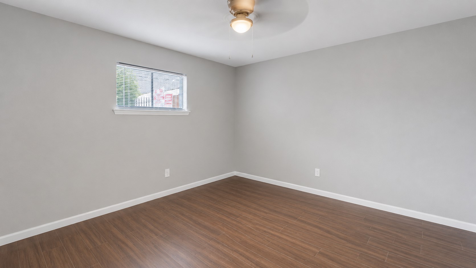 122 E Crosstimbers Street 52 Property Photo 6