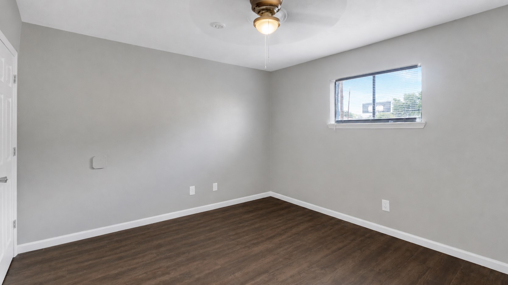 122 E Crosstimbers Street 52 Property Photo 7