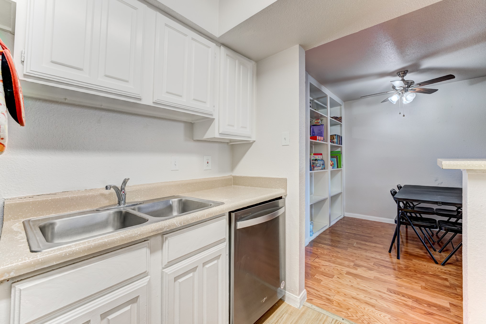 6001 Reims Road 301 Property Photo 17