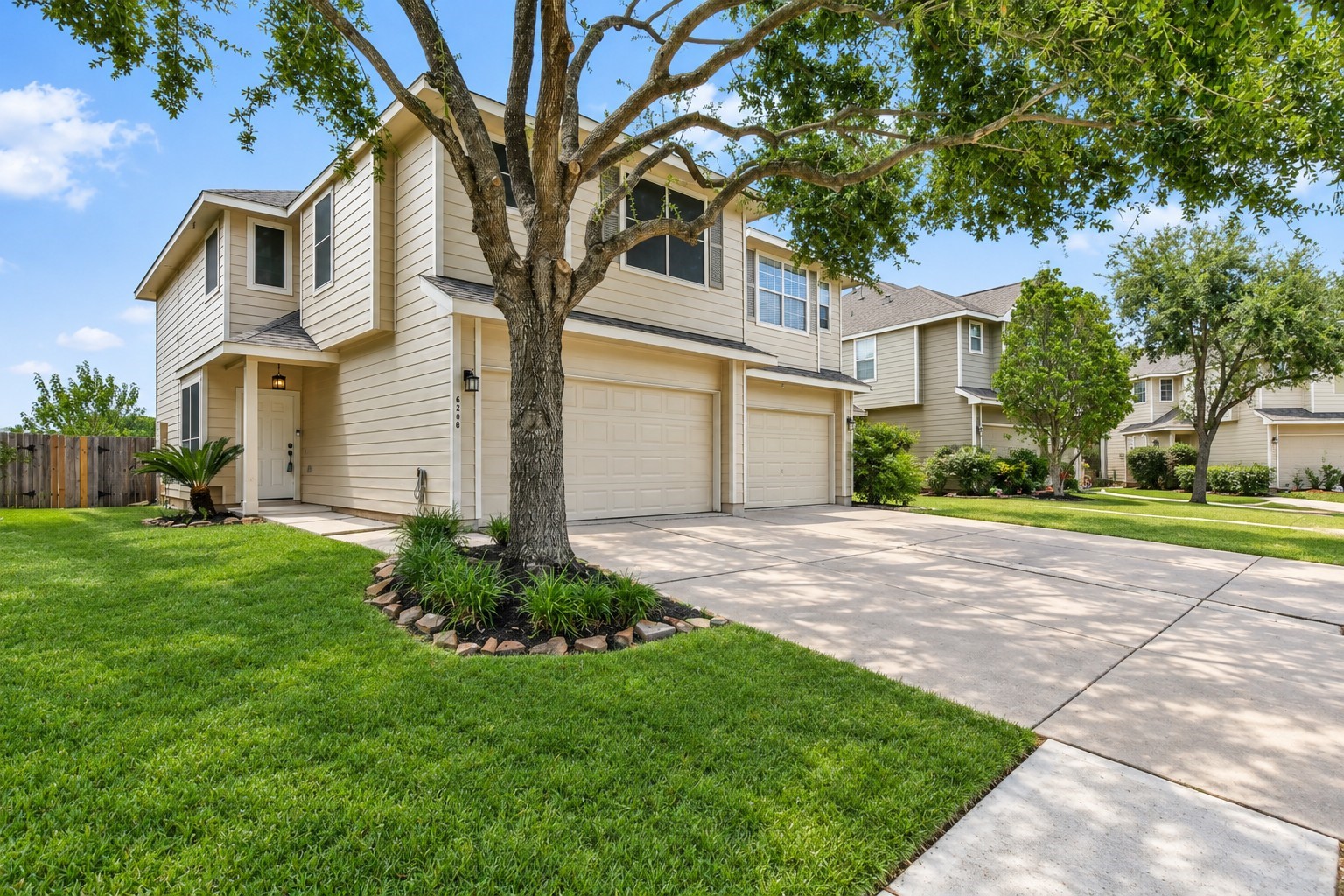6208 Stoney Creek Drive Property Photo 1