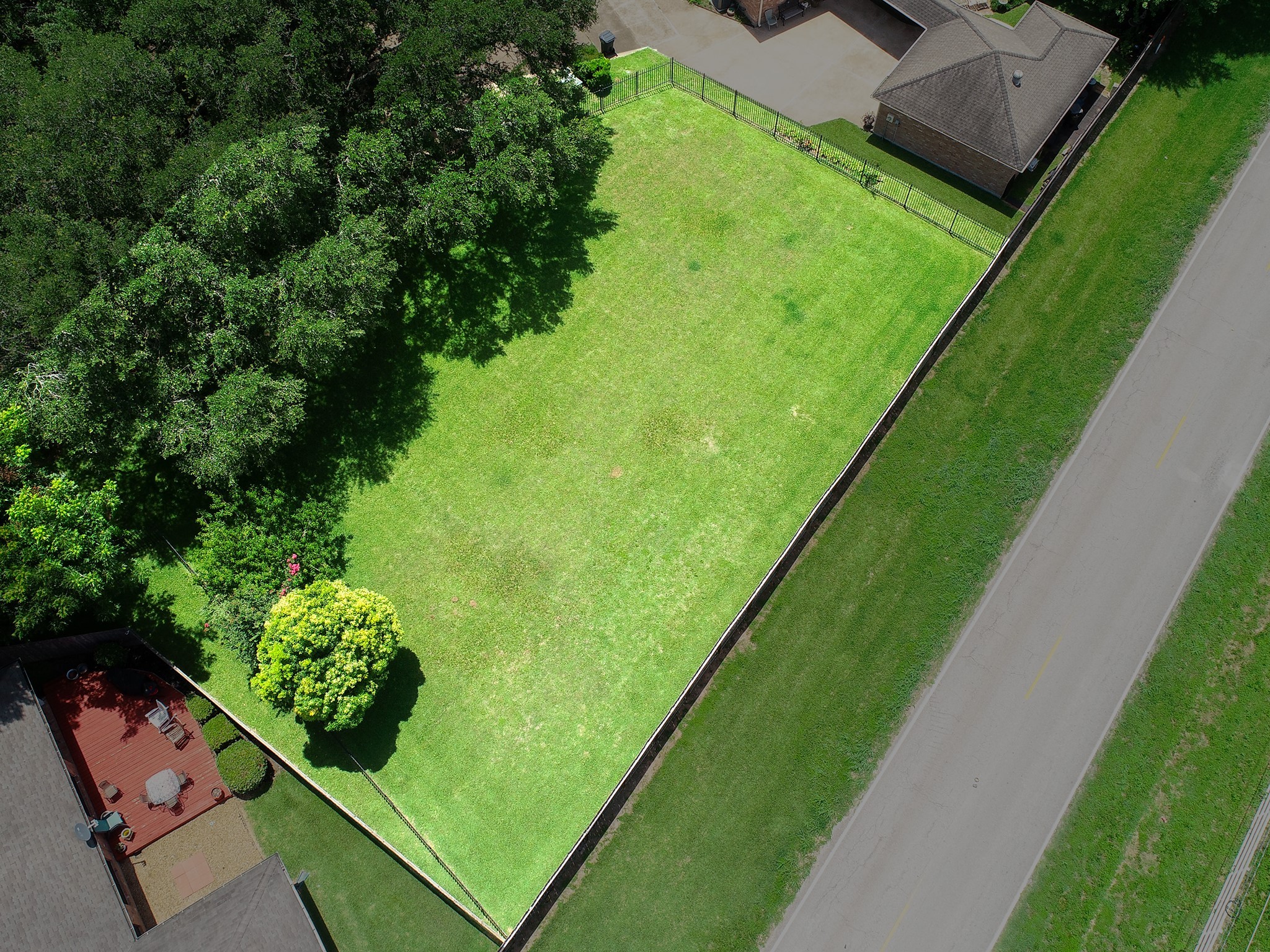 4811 Lake Village Drive Property Photo 4