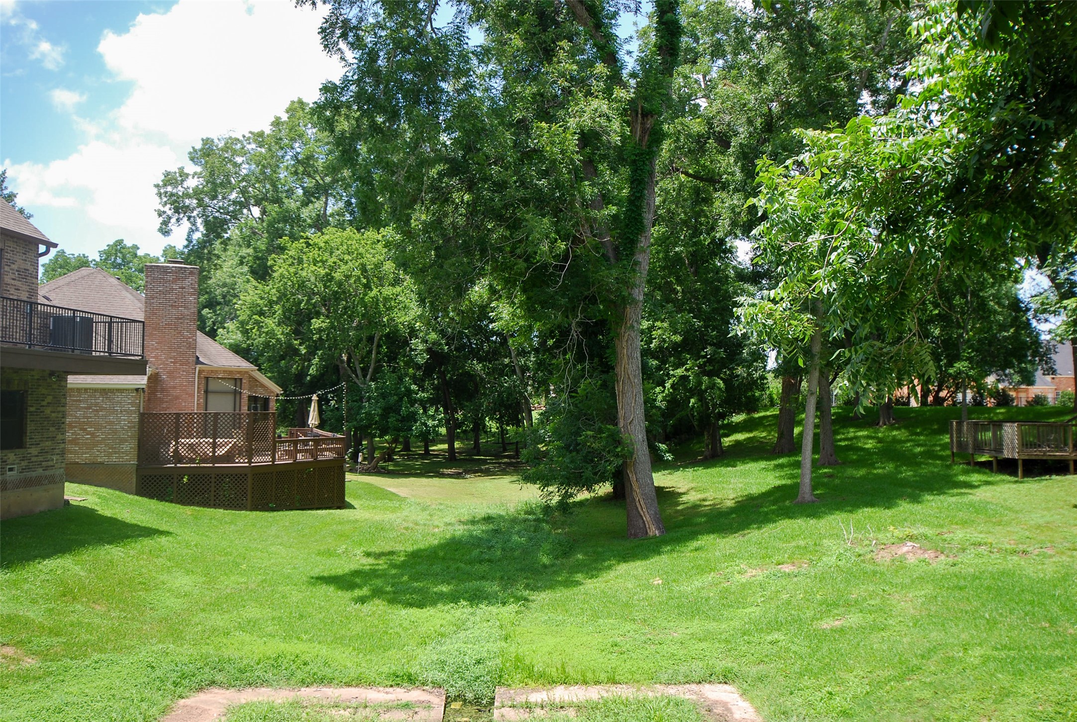 4811 Lake Village Drive Property Photo 8