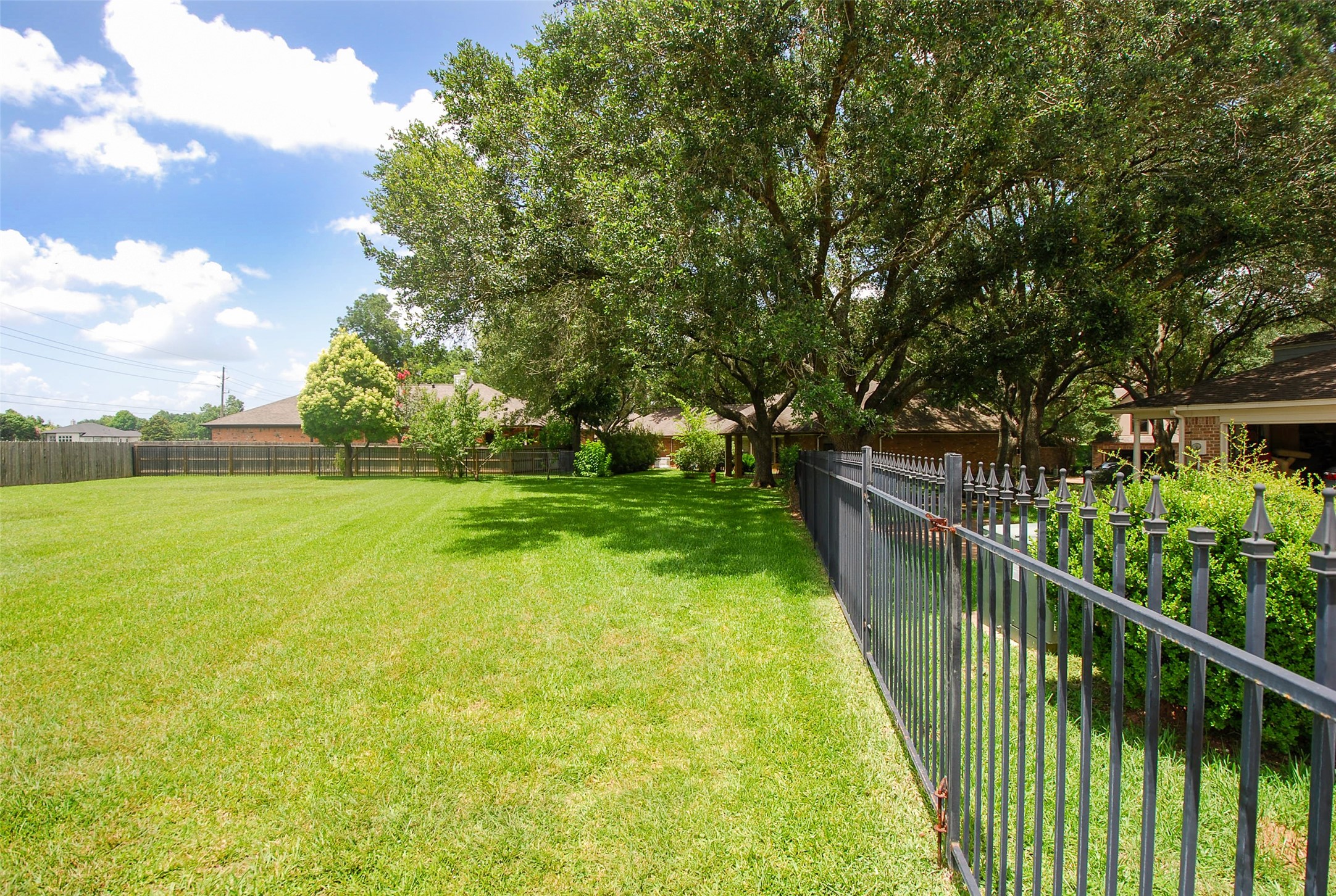 4811 Lake Village Drive Property Photo 13