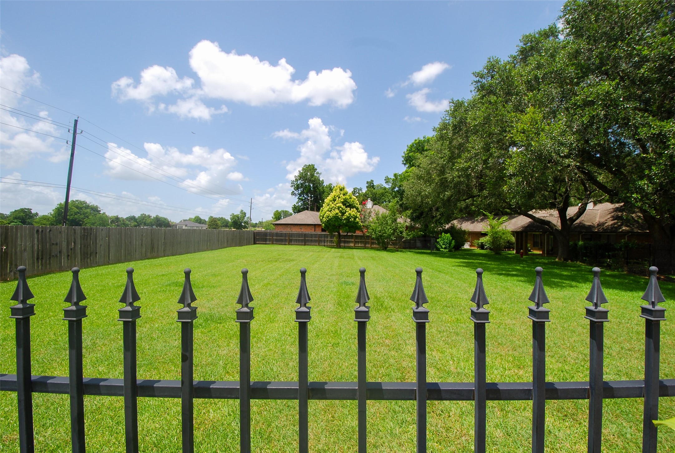 4811 Lake Village Drive Property Photo 14