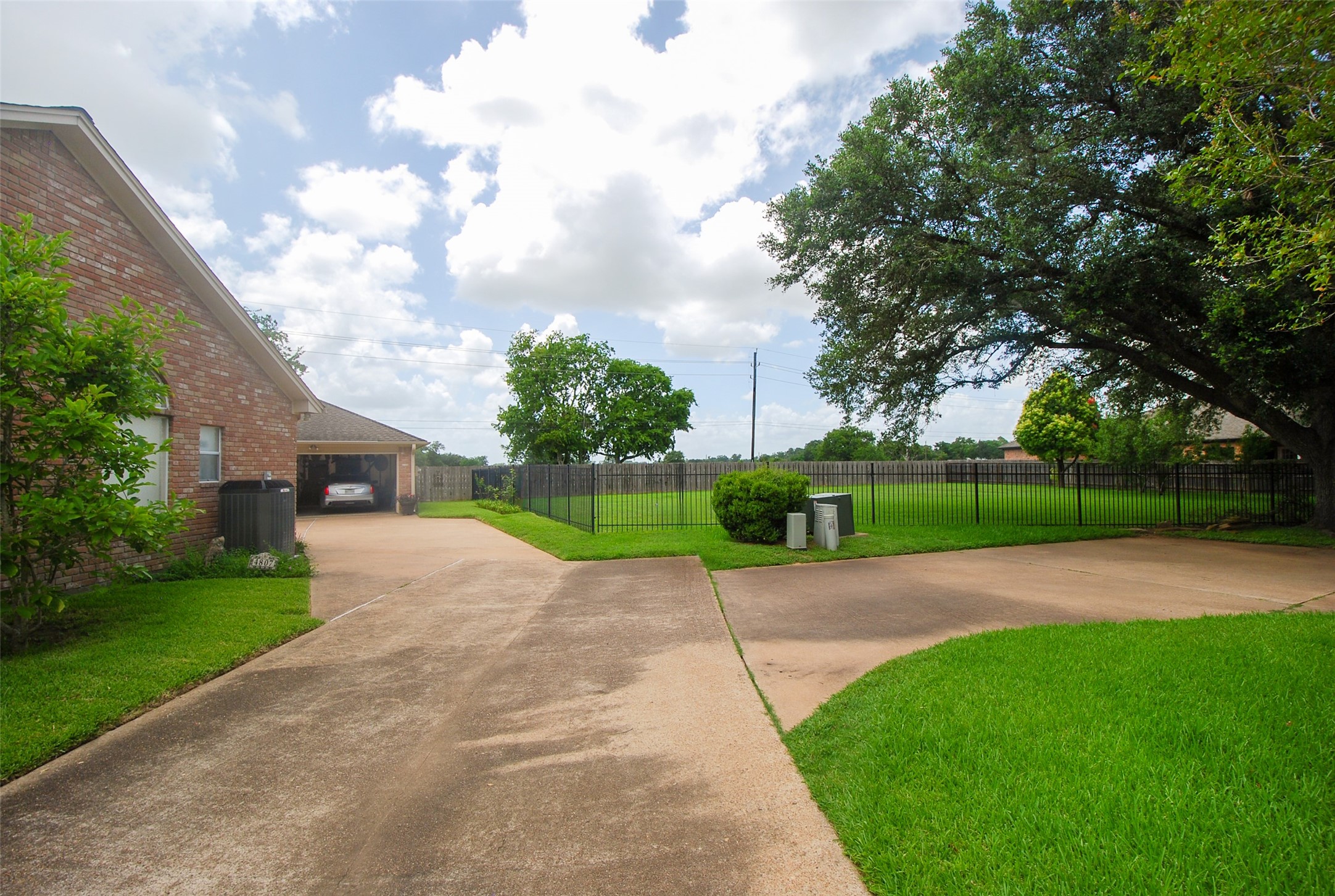 4811 Lake Village Drive Property Photo 15