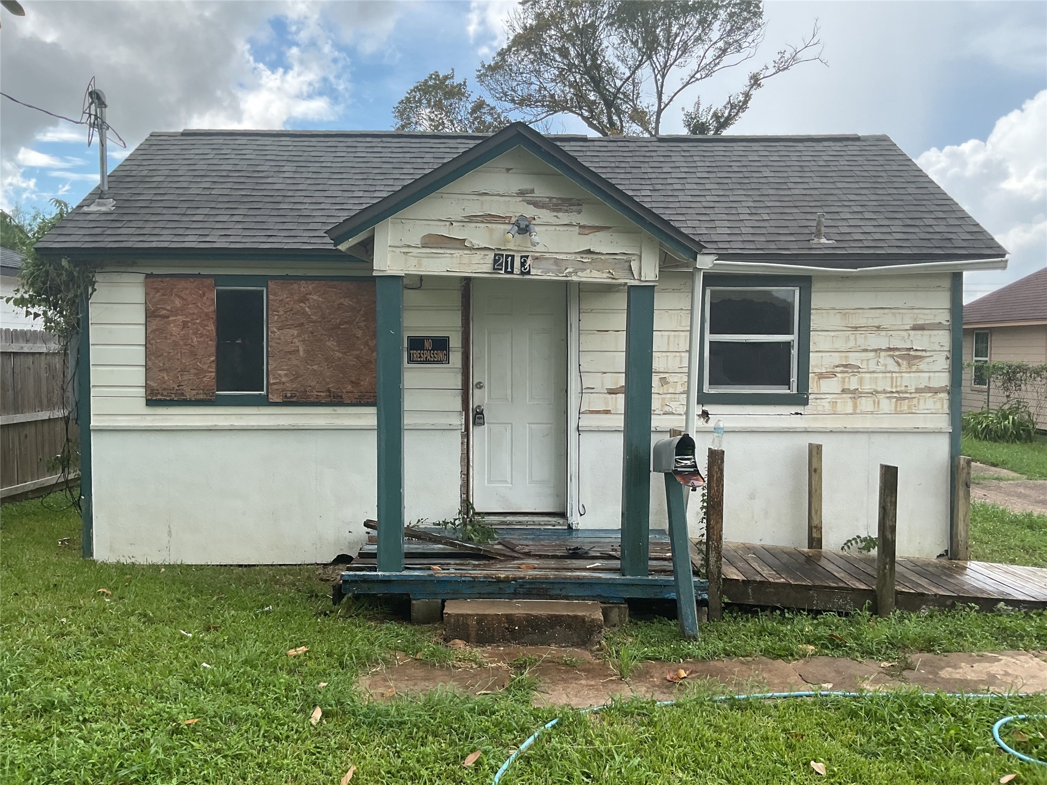 213 E Bernard Street Property Photo 1